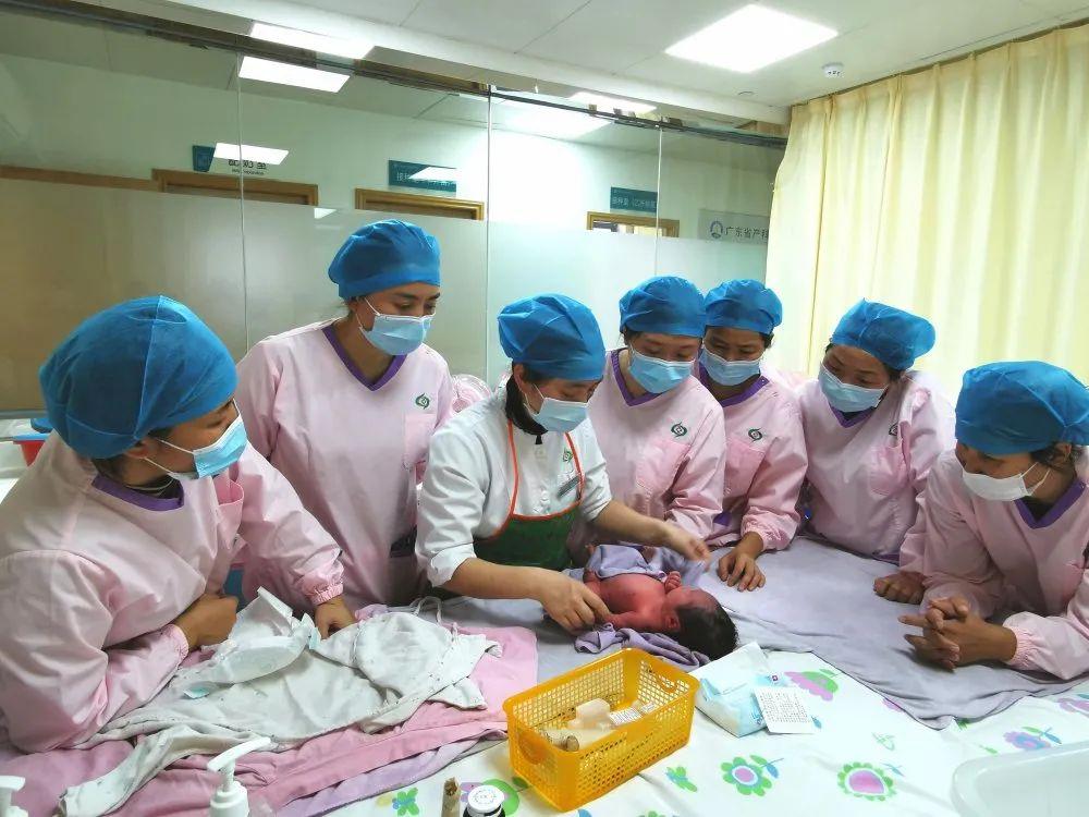 咸宁妇婴监护型护送